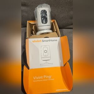Vivint Ping Indoor Camera in White